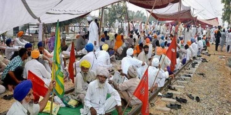 Rail-Roko-Aandolan-Farmers-in-Punjab
