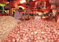 Government gives a 3 day window to traders to meet onion stock limits