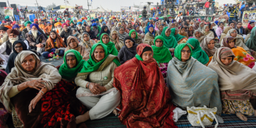 Women from Punjab, Haryana marched to Delhi to participate in the farmers protest on Women’s Day